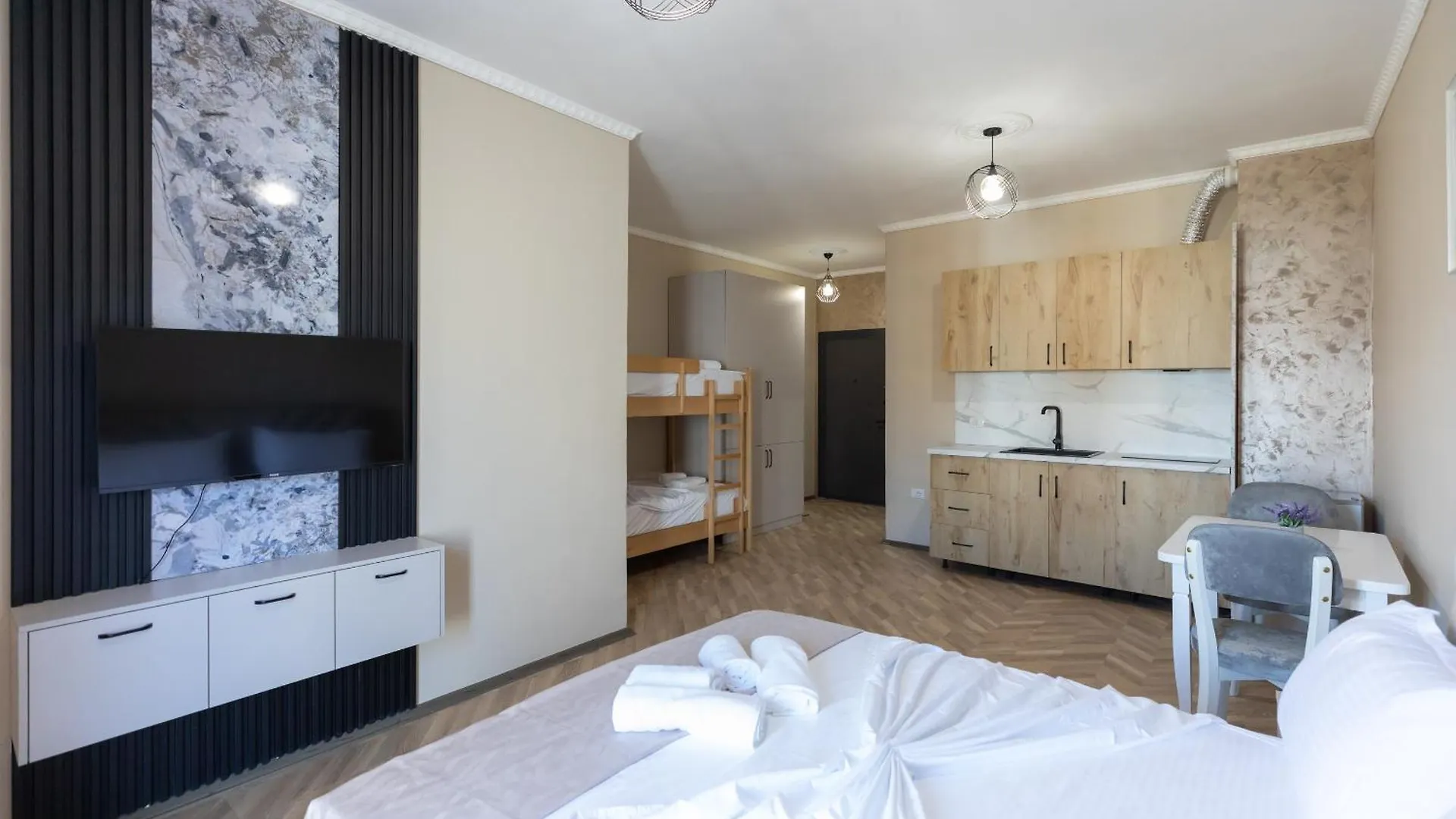 Hotel Apart Resilient Golem  Albania