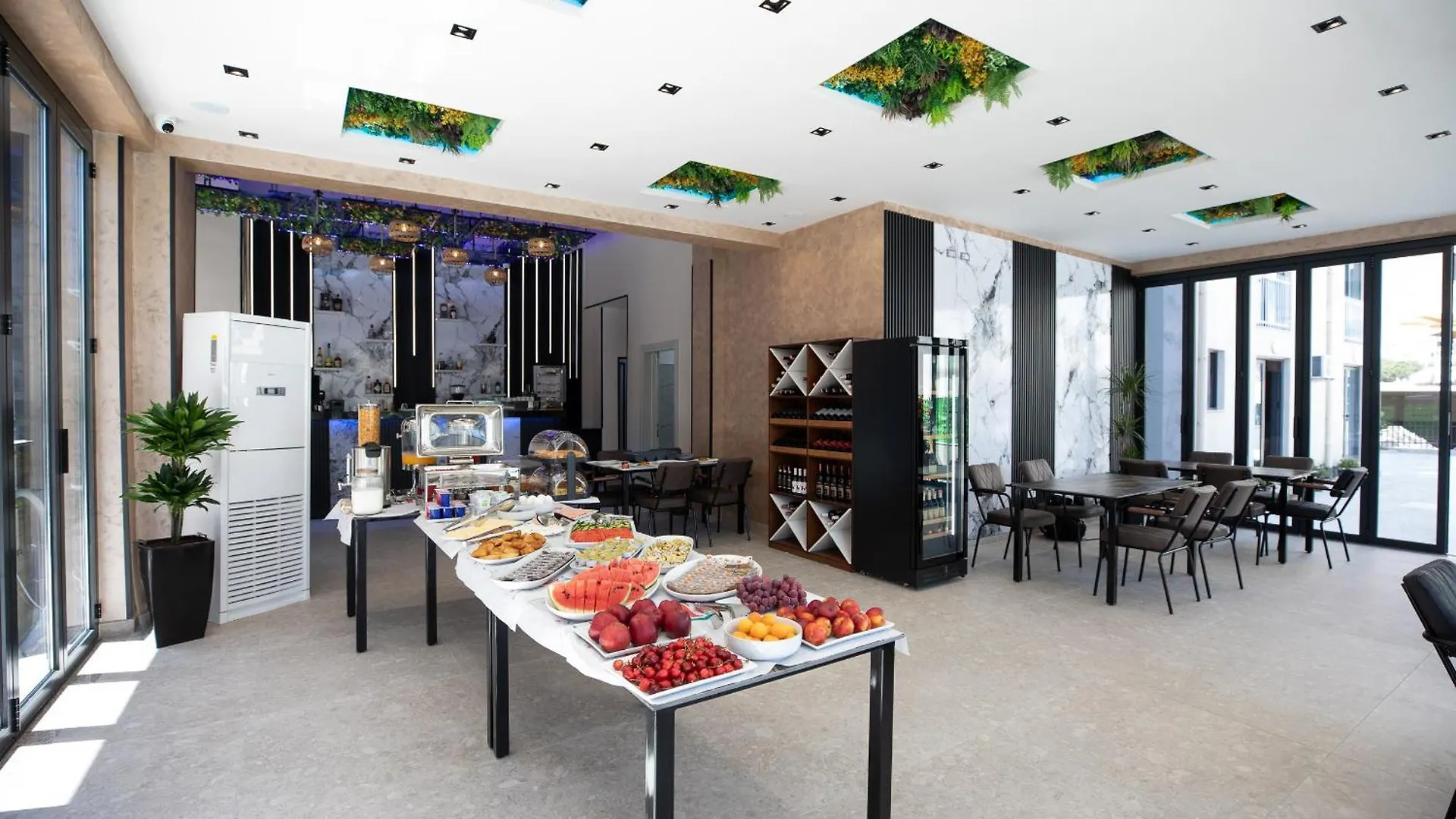 Hotel Apart Resilient Golem  Albania