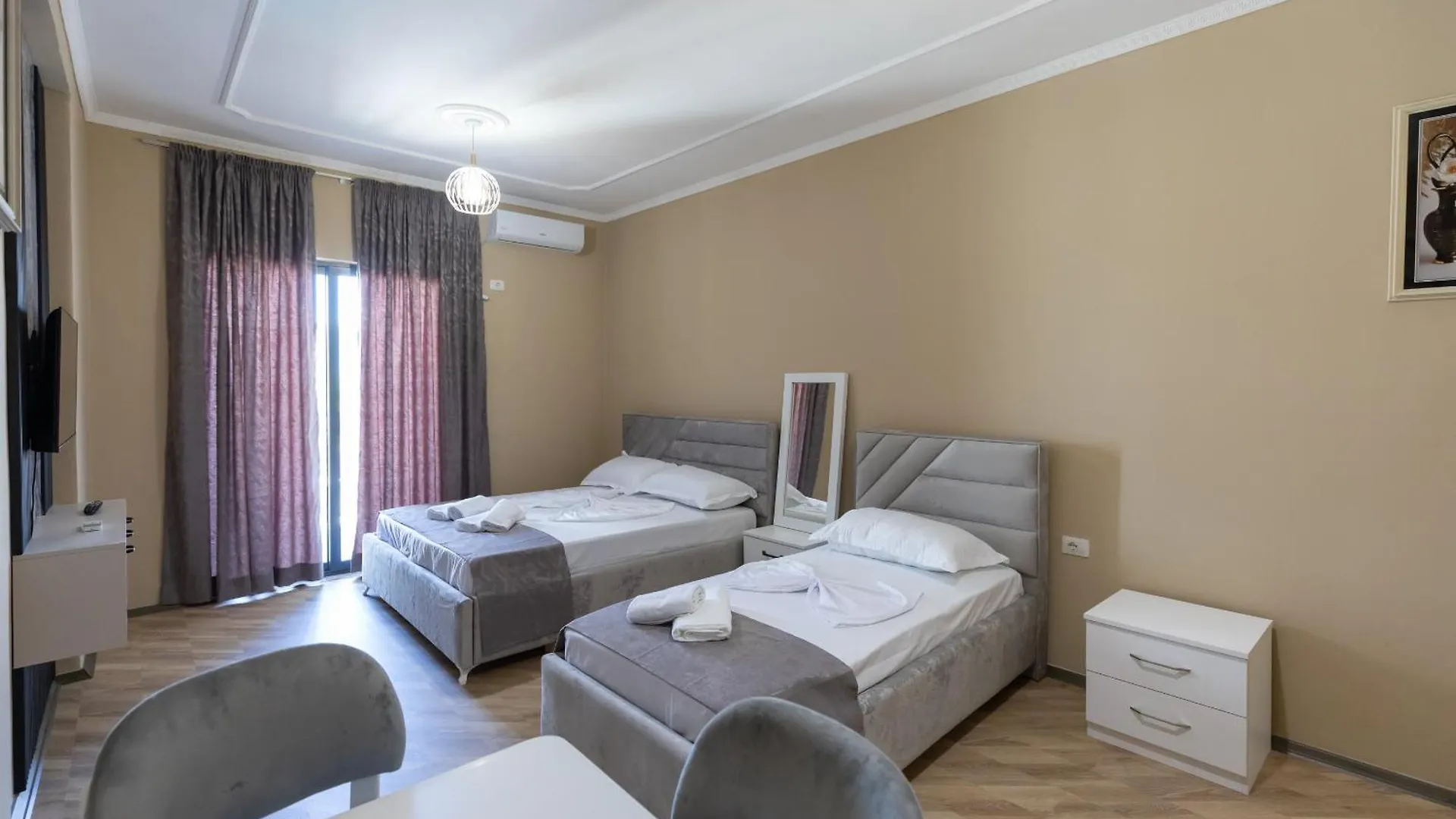Hotel Apart Resilient Golem  Albania